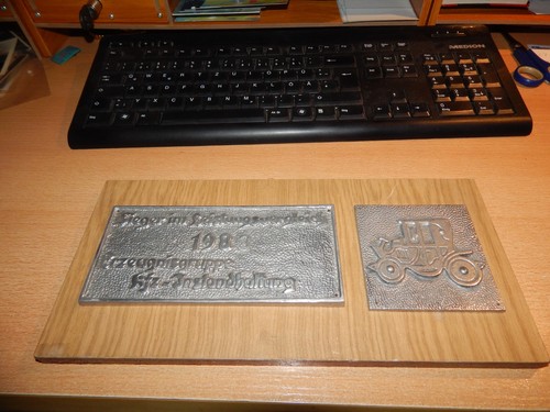 Altes werbe metall - altes, holz